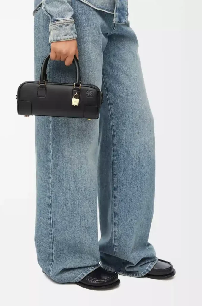 Amazona 23 cropped bag in nappa calfskin Black Amazona 23 cropped bag in nappa calfskin Black