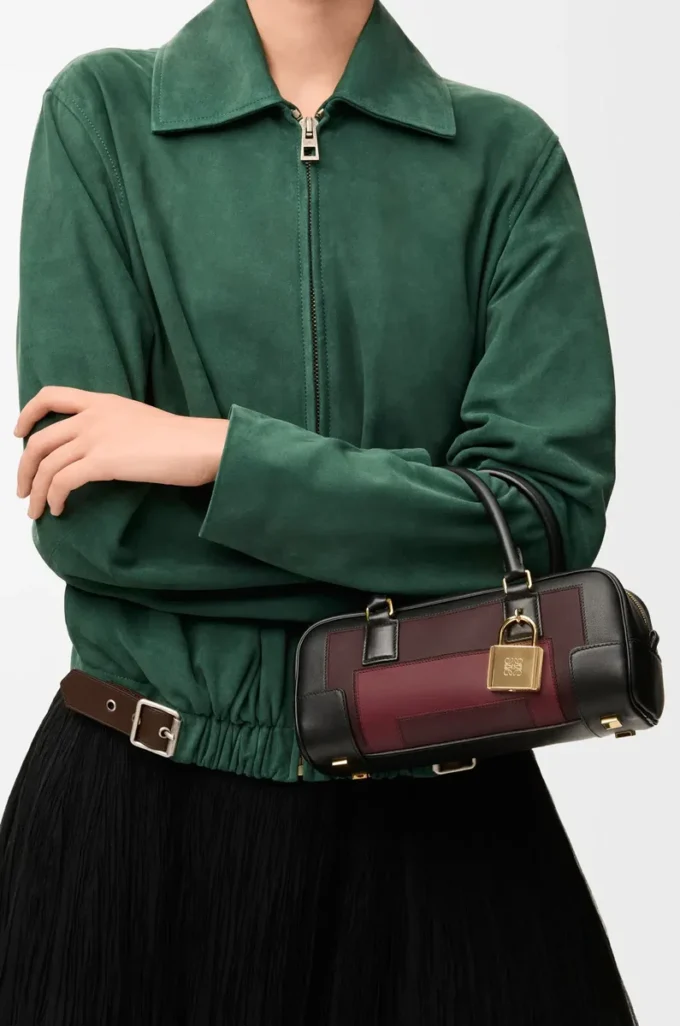 Amazona 23 cropped bag in nappa calfskin Black/Burgundy Amazona 23 cropped bag in nappa calfskin Black/Burgundy