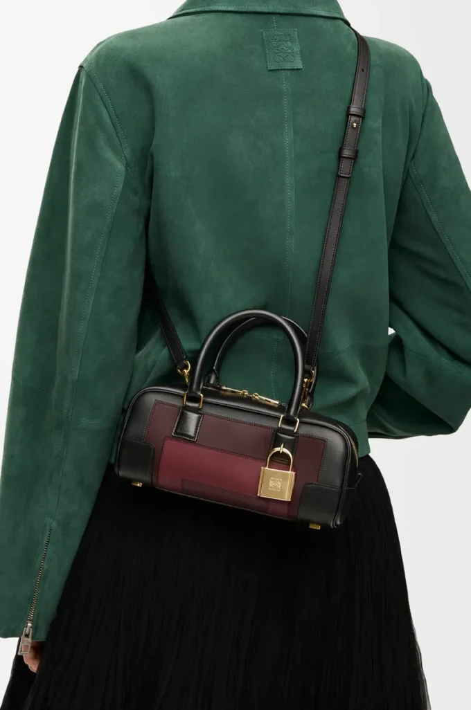 Amazona 23 cropped bag in nappa calfskin Black/Burgundy Amazona 23 cropped bag in nappa calfskin Black/Burgundy
