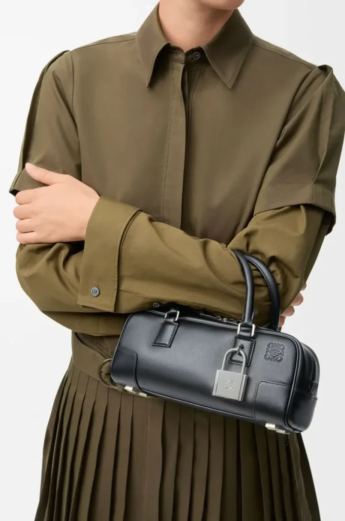 Amazona 23 cropped bag in shiny calfskin Black Amazona 23 cropped bag in shiny calfskin Black