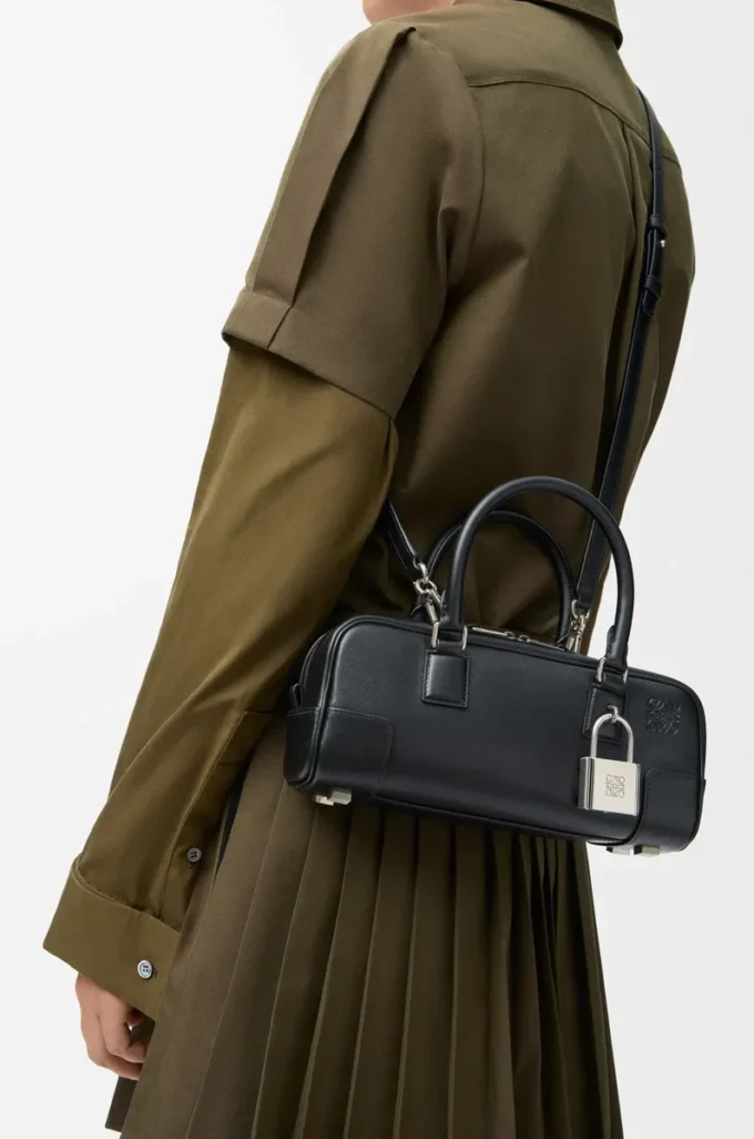 Amazona 23 cropped bag in shiny calfskin Black Amazona 23 cropped bag in shiny calfskin Black