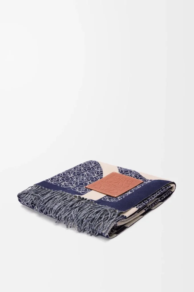 Anagram blanket in wool Navy Blue Anagram blanket in wool Navy Blue