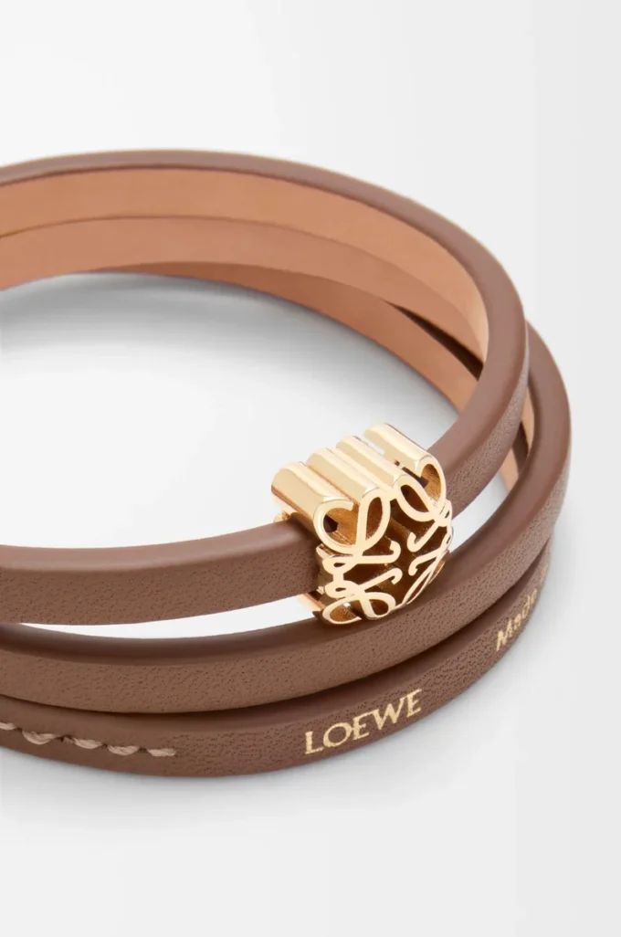 Anagram Bombé twist bracelet in calfskin Cocoa Anagram Bombé twist bracelet in calfskin Cocoa