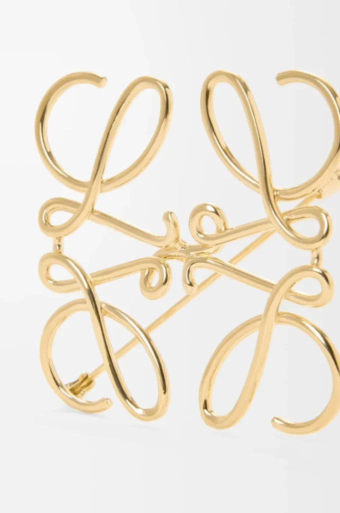 Anagram brooch in metal Gold Anagram brooch in metal Gold