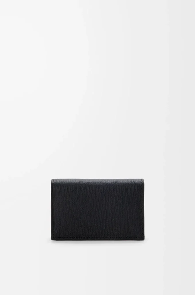 Anagram business cardholder in pebble grained calfskin Black/Gold Anagram business cardholder in pebble grained calfskin Black/Gold