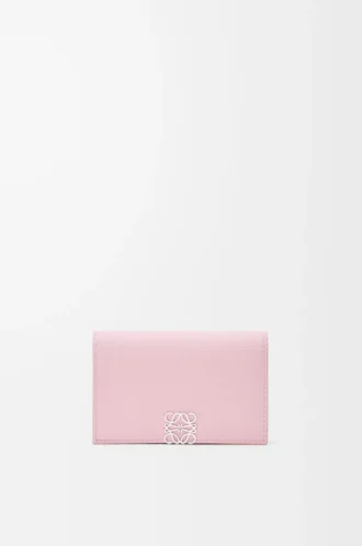Anagram business cardholder in pebble grained calfskin Blossom
