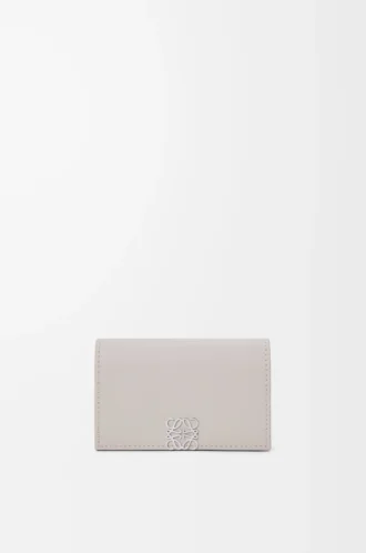 Anagram business cardholder in pebble grained calfskin Light Ghost