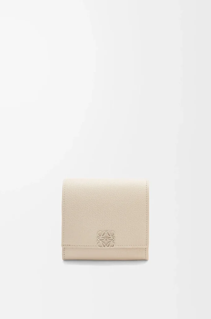 Anagram compact flap wallet in pebble grained calfskin Light Ghost Anagram compact flap wallet in pebble grained calfskin Light Ghost
