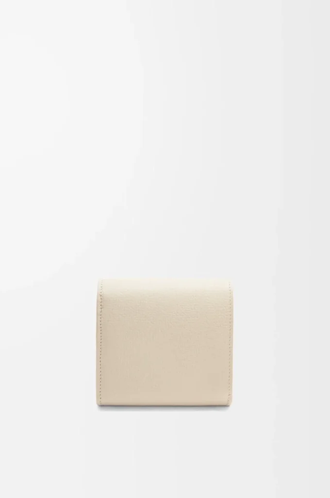 Anagram compact flap wallet in pebble grained calfskin Light Ghost Anagram compact flap wallet in pebble grained calfskin Light Ghost