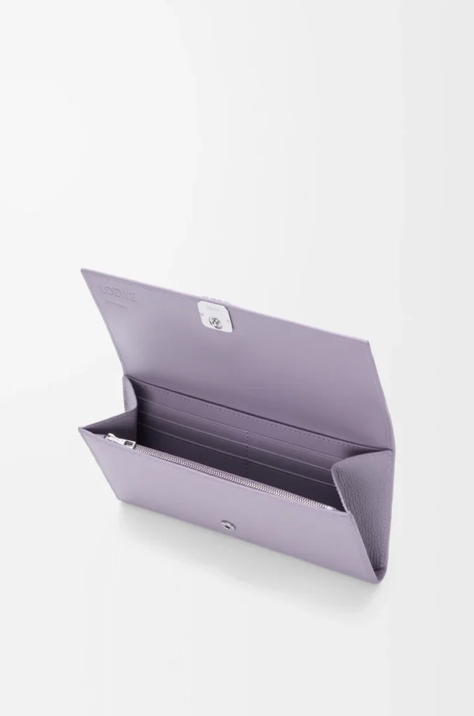 Anagram continental wallet in pebble grained calfskin Dirty Mauve Anagram continental wallet in pebble grained calfskin Dirty Mauve
