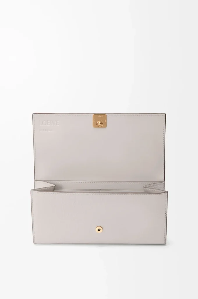 Anagram continental wallet in pebble grained calfskin Light Ghost Grey Anagram continental wallet in pebble grained calfskin Light Ghost Grey