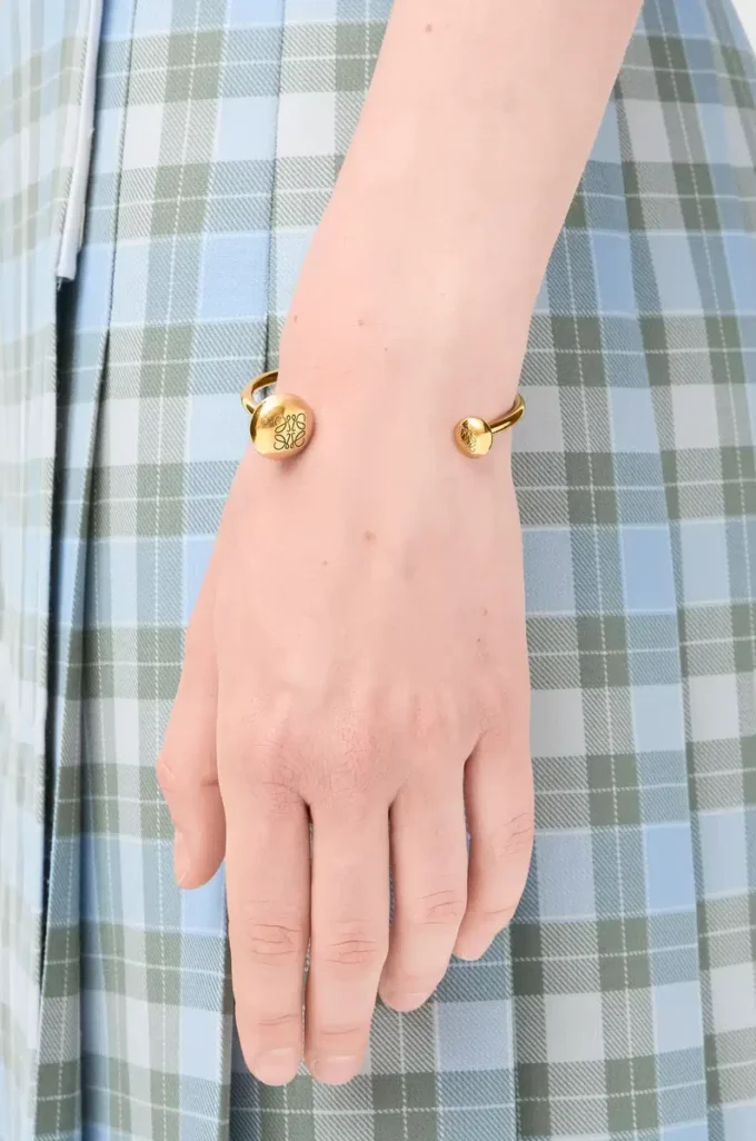 Anagram Pebble cuff in sterling silver Gold Anagram Pebble cuff in sterling silver Gold