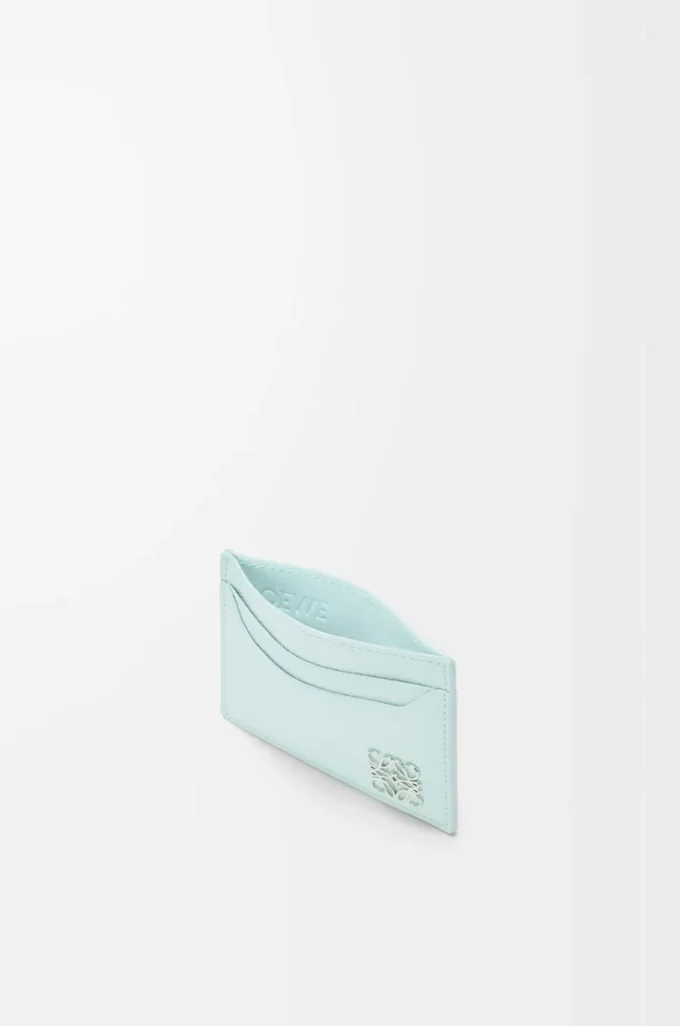Anagram plain cardholder in pebble grained calfskin Frozen Anagram plain cardholder in pebble grained calfskin Frozen