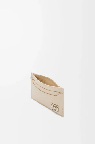 Anagram plain cardholder in pebble grained calfskin Light Ghost