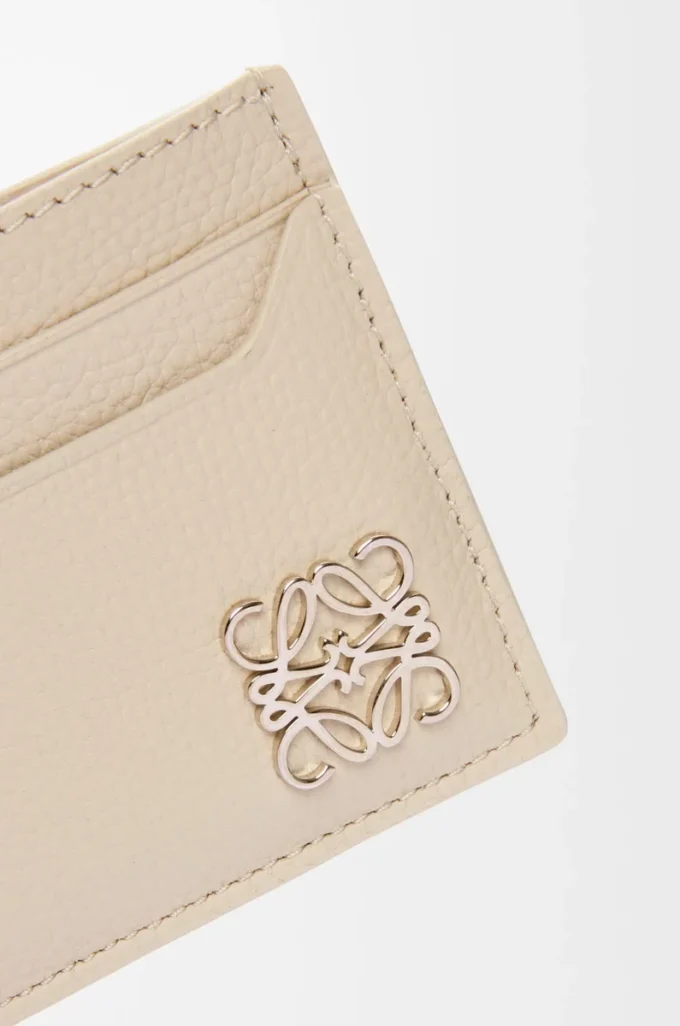Anagram plain cardholder in pebble grained calfskin Light Ghost Anagram plain cardholder in pebble grained calfskin Light Ghost