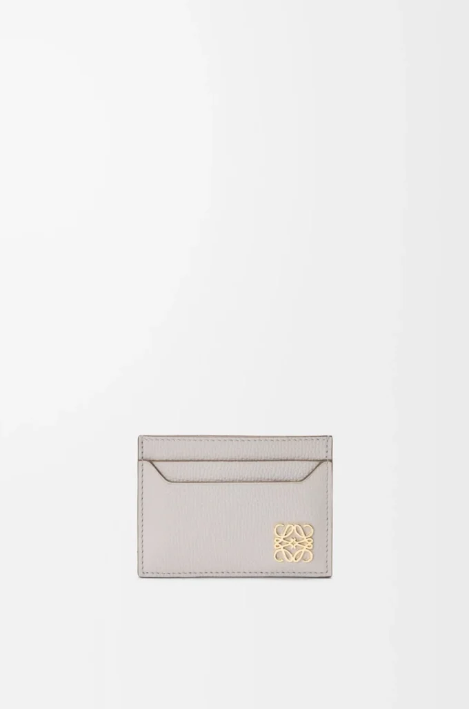 Anagram plain cardholder in pebble grained calfskin Light Ghost Grey Anagram plain cardholder in pebble grained calfskin Light Ghost Grey