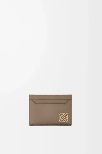 Anagram plain cardholder in pebble grained calfskin Taupe