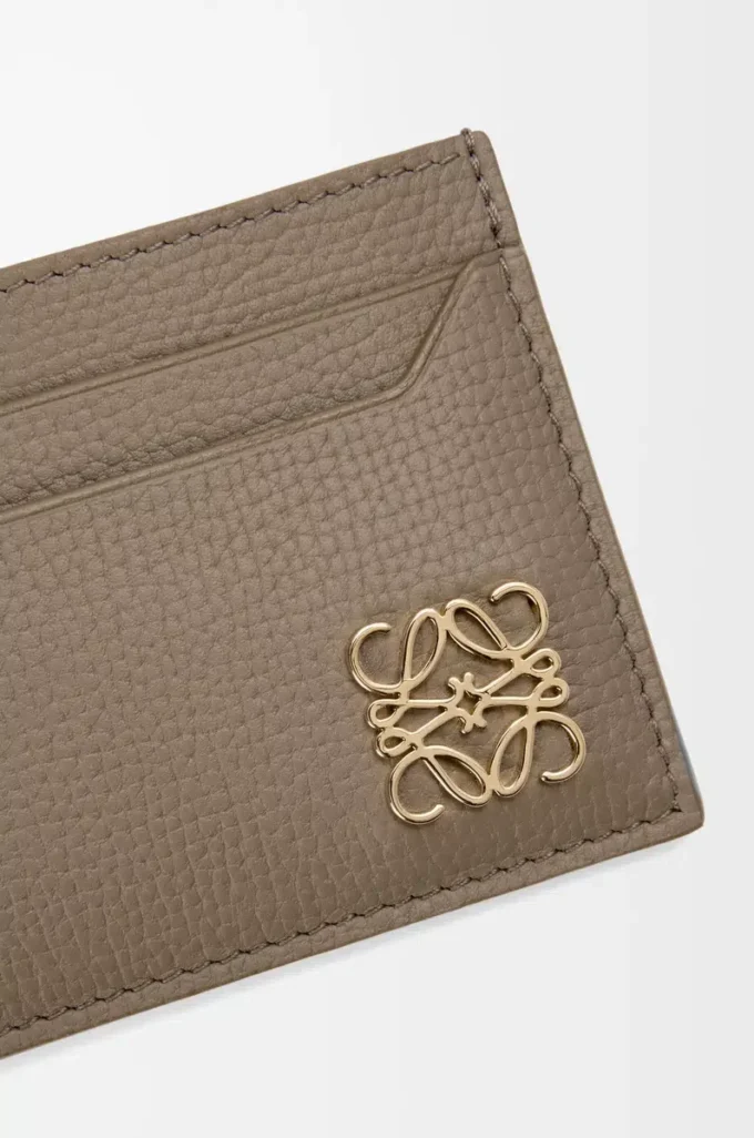 Anagram plain cardholder in pebble grained calfskin Taupe Anagram plain cardholder in pebble grained calfskin Taupe