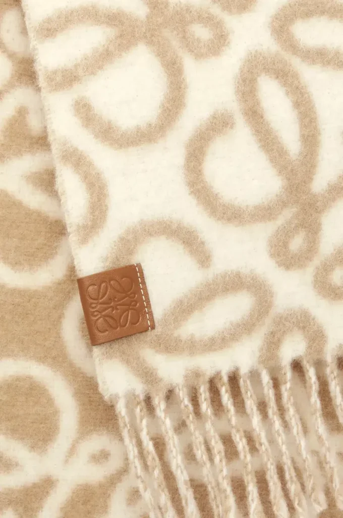Anagram scarf in alpaca and wool blend Beige/White Anagram scarf in alpaca and wool blend Beige/White