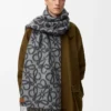 Anagram scarf in alpaca and wool blend Black/Grey Anagram scarf in alpaca and wool blend Black/Grey