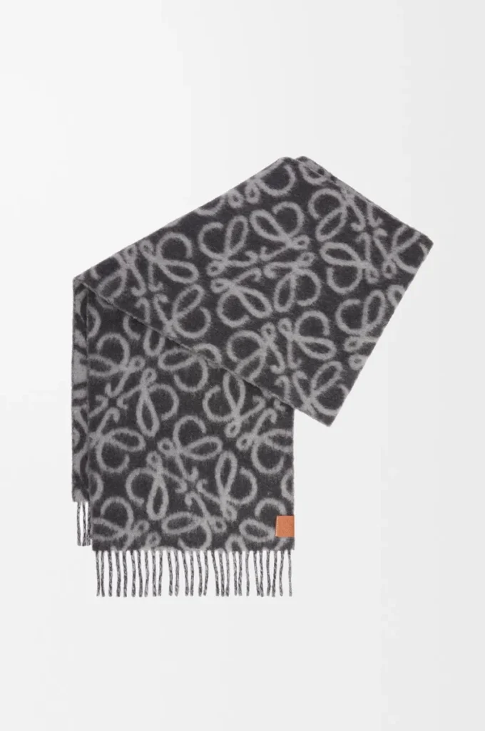 Anagram scarf in alpaca and wool blend Black/Grey Anagram scarf in alpaca and wool blend Black/Grey