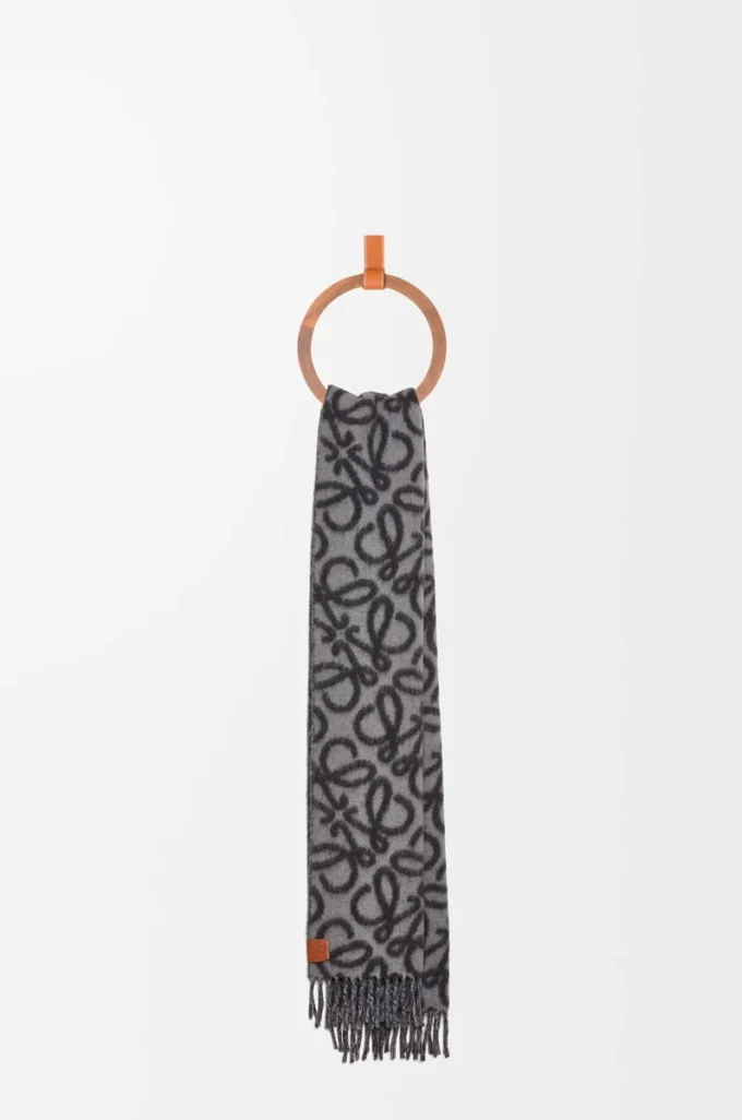 Anagram scarf in alpaca and wool blend Black/Grey Anagram scarf in alpaca and wool blend Black/Grey