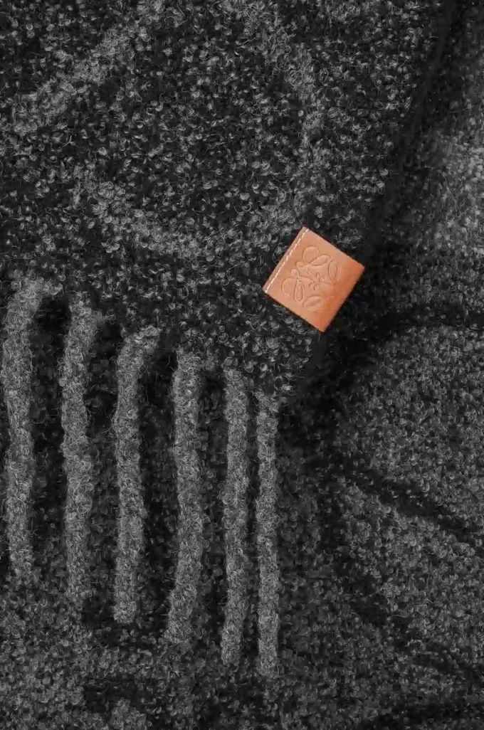 Anagram scarf in alpaca and wool Dark Grey/Black