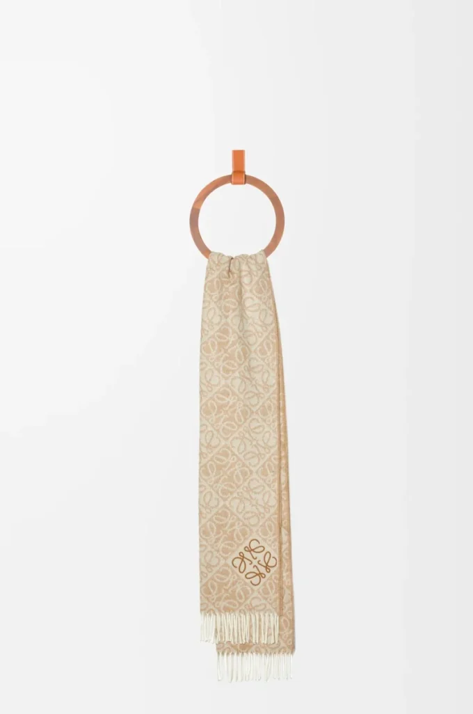 Anagram scarf in wool and cashmere Beige
