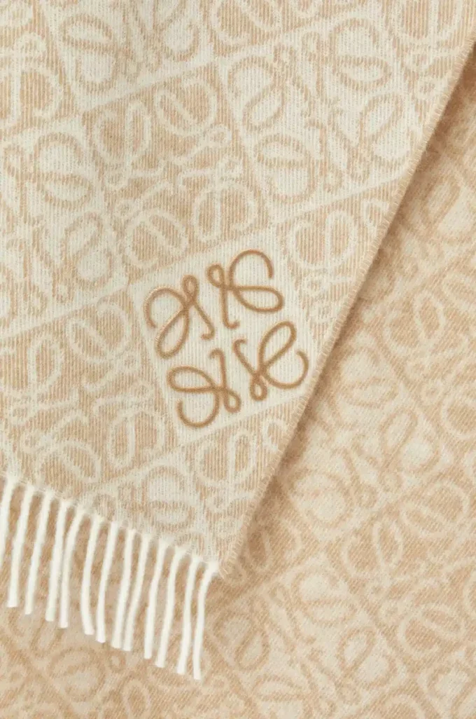 Anagram scarf in wool and cashmere Beige