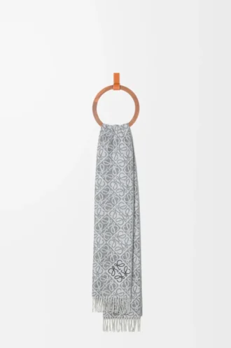 Anagram scarf in wool and cashmere Grey