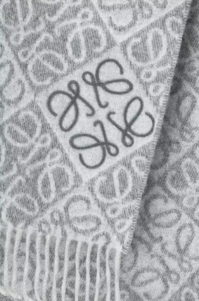 Anagram scarf in wool and cashmere Grey