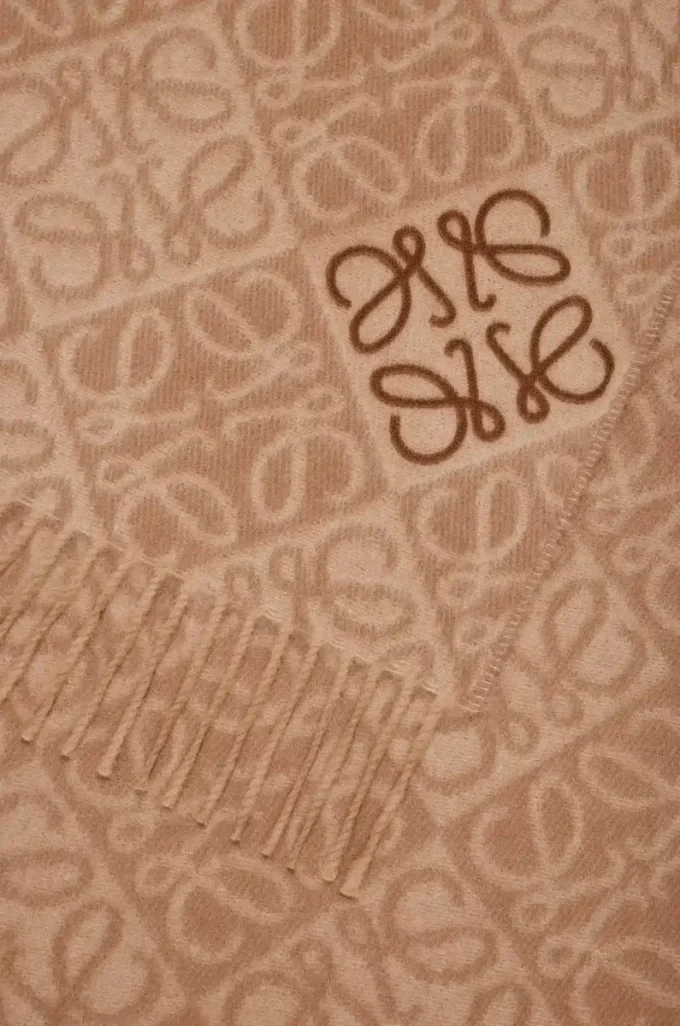 Anagram scarf in wool and cashmere Mocha