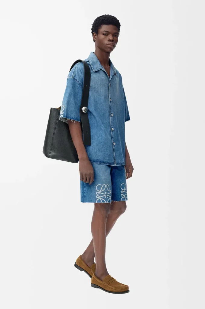 Anagram short sleeve shirt in denim Washed Denim Anagram short sleeve shirt in denim Washed Denim