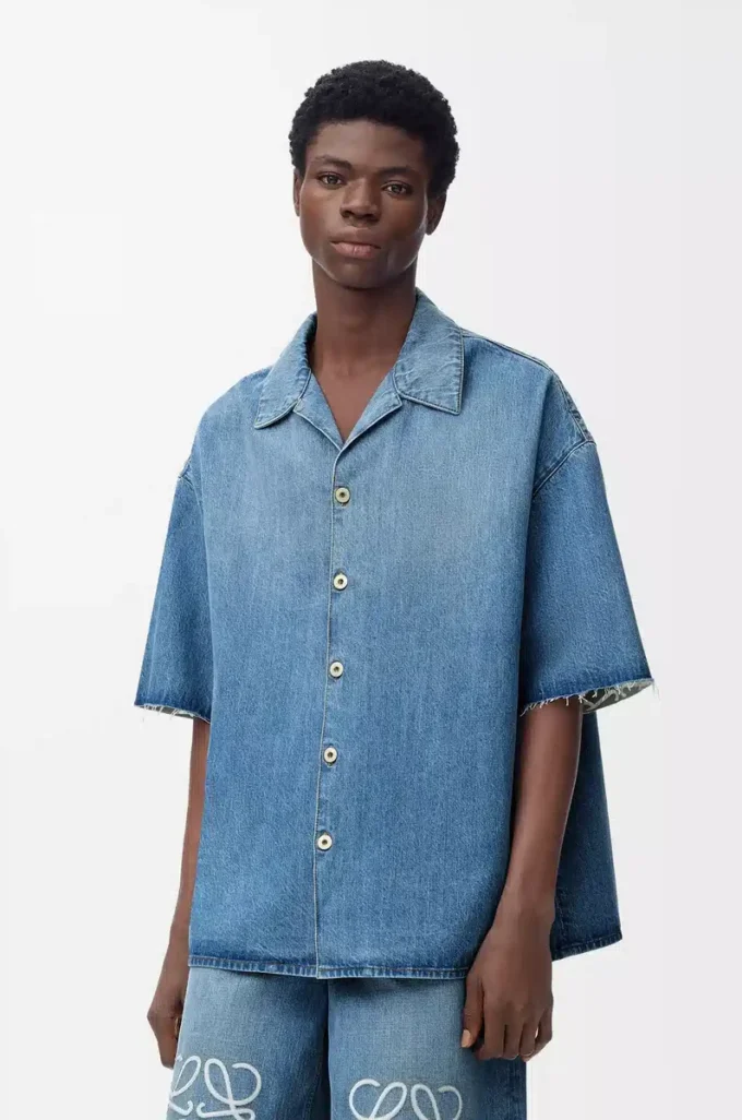 Anagram short sleeve shirt in denim Washed Denim Anagram short sleeve shirt in denim Washed Denim