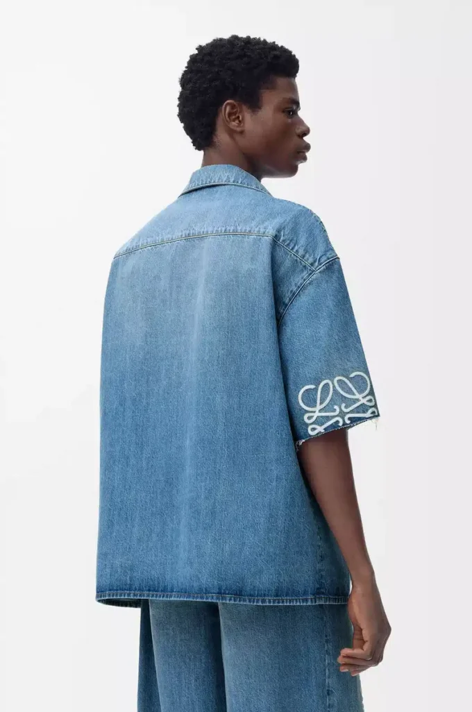 Anagram short sleeve shirt in denim Washed Denim Anagram short sleeve shirt in denim Washed Denim