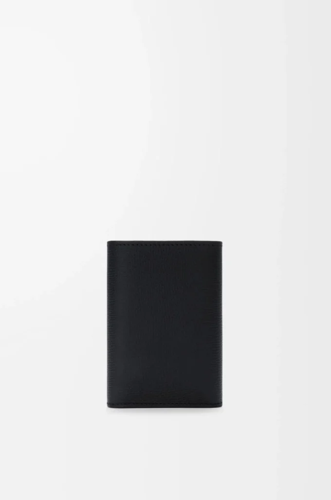 Anagram small vertical wallet in pebble grained calfskin Black/Gold