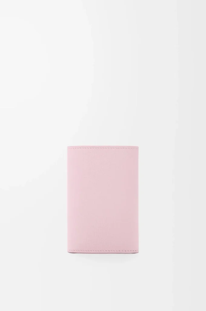 Anagram small vertical wallet in pebble grained calfskin Blossom Anagram small vertical wallet in pebble grained calfskin Blossom