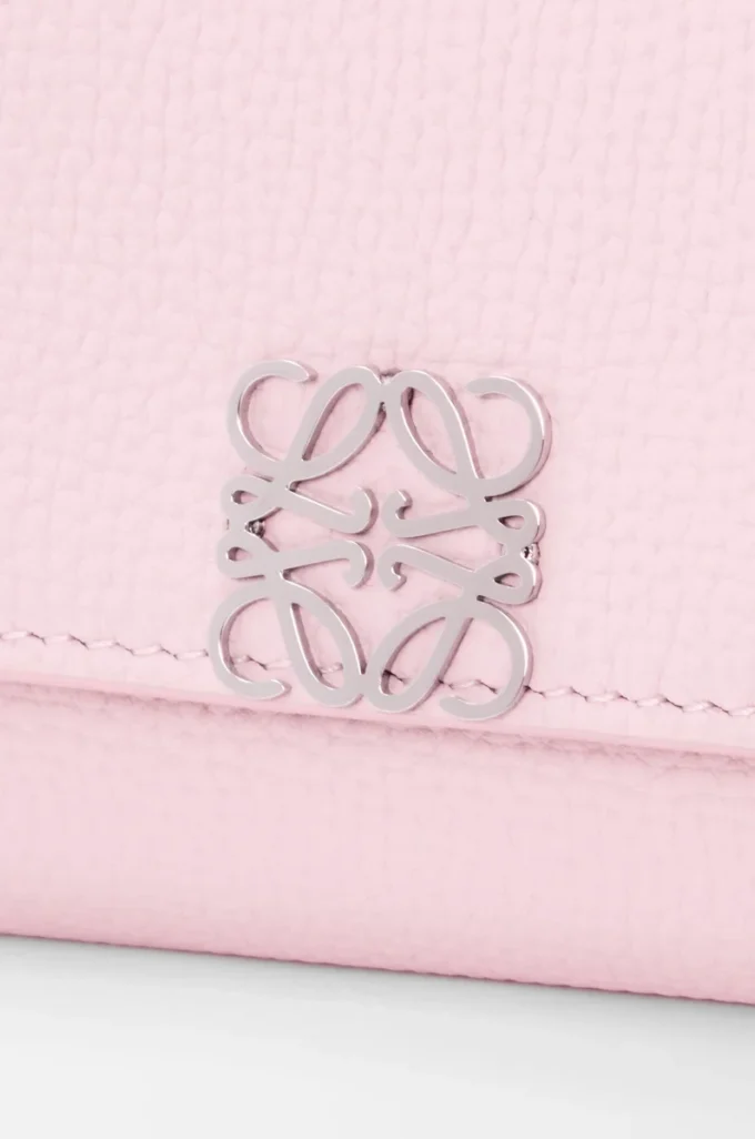 Anagram small vertical wallet in pebble grained calfskin Blossom Anagram small vertical wallet in pebble grained calfskin Blossom
