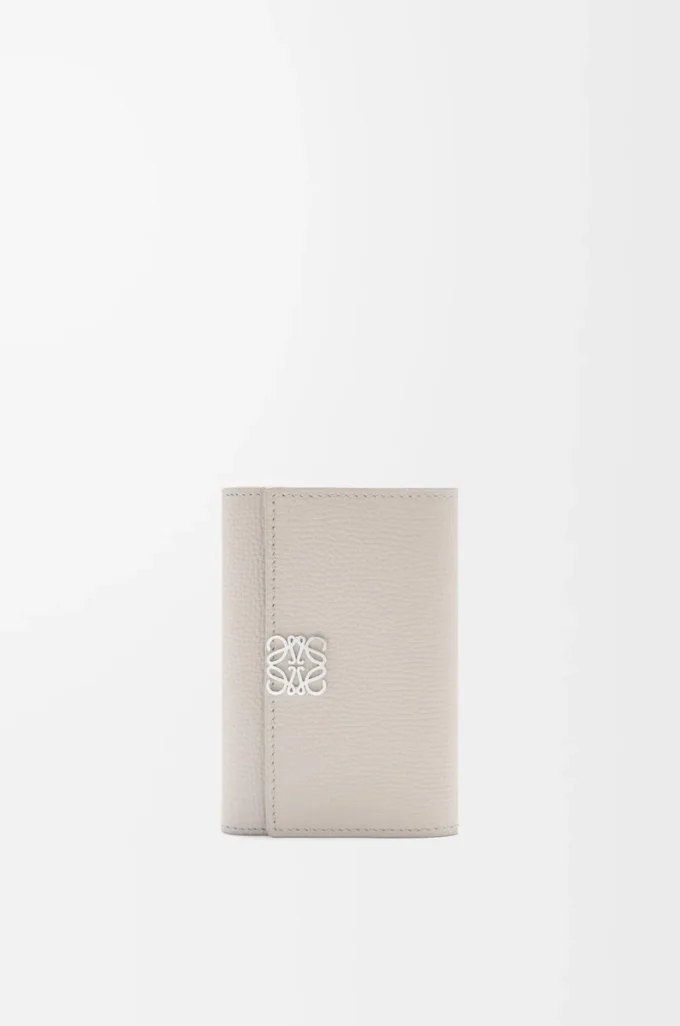 Anagram small vertical wallet in pebble grained calfskin Light Ghost Anagram small vertical wallet in pebble grained calfskin Light Ghost