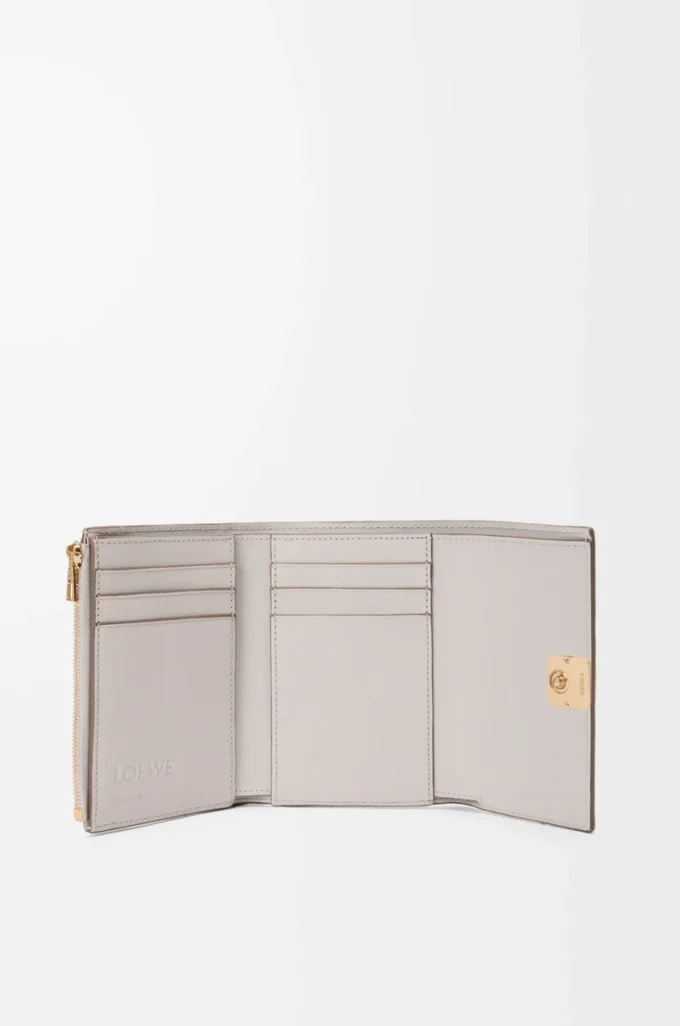 Anagram small vertical wallet in pebble grained calfskin Light Ghost Grey Anagram small vertical wallet in pebble grained calfskin Light Ghost Grey