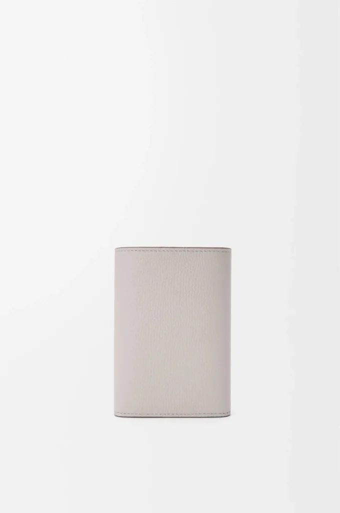 Anagram small vertical wallet in pebble grained calfskin Light Ghost Grey Anagram small vertical wallet in pebble grained calfskin Light Ghost Grey