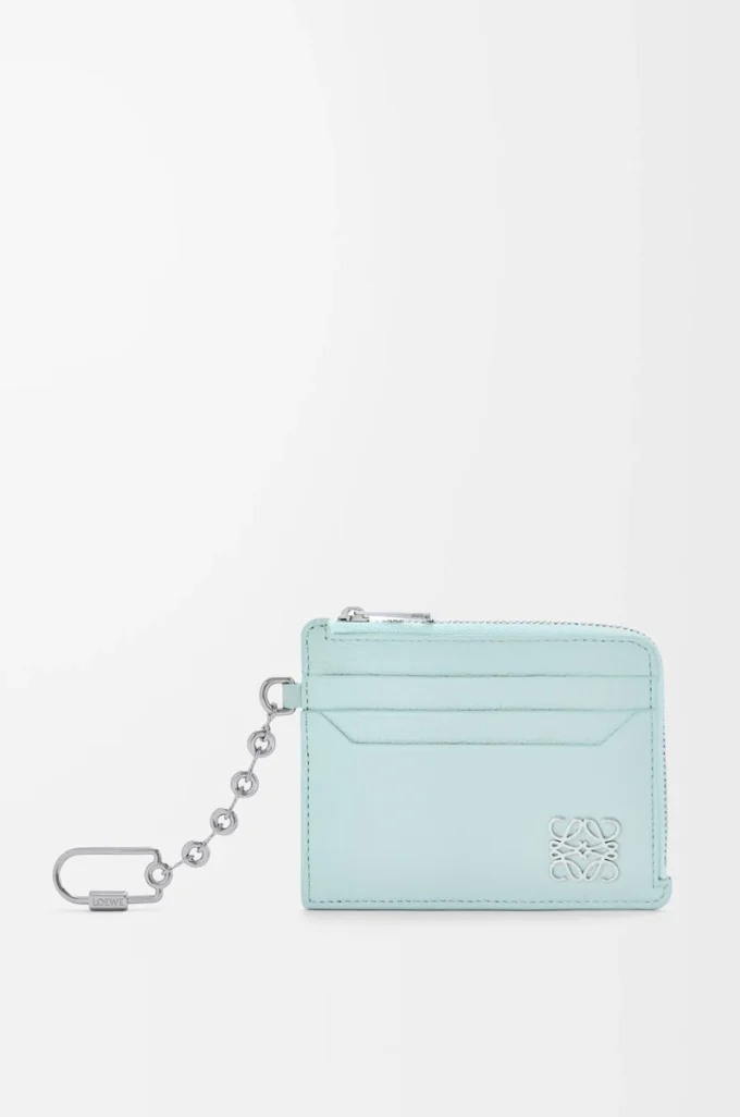 Anagram square coin cardholder in pebble grained calfskin Frozen