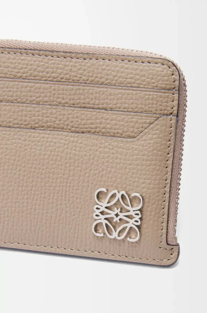Anagram square coin cardholder in pebble grained calfskin Sand Anagram square coin cardholder in pebble grained calfskin Sand