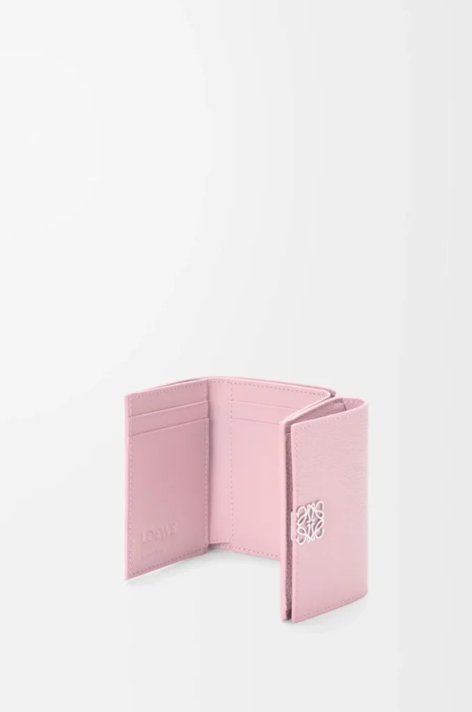 Anagram trifold wallet in pebble grained calfskin Blossom