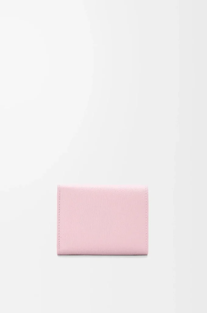 Anagram trifold wallet in pebble grained calfskin Blossom