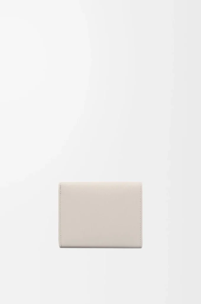 Anagram trifold wallet in pebble grained calfskin Light Ghost Anagram trifold wallet in pebble grained calfskin Light Ghost