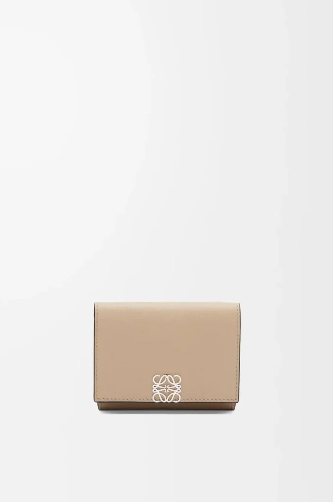 Anagram trifold wallet in pebble grained calfskin Sand Anagram trifold wallet in pebble grained calfskin Sand