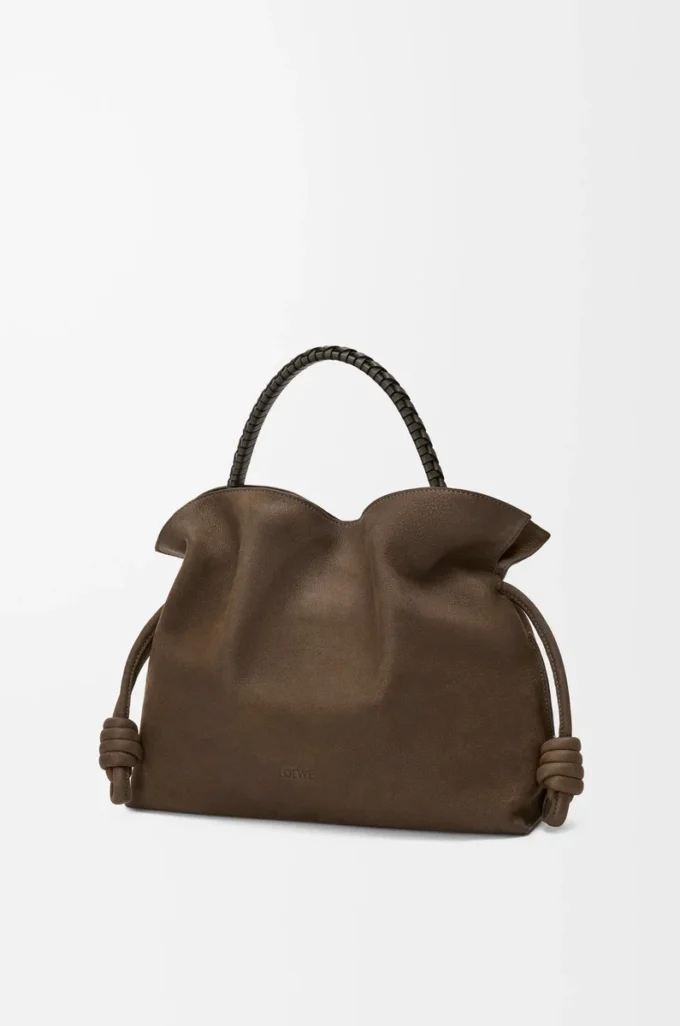 Arrow short strap in classic calfskin Chocolate Arrow short strap in classic calfskin Chocolate