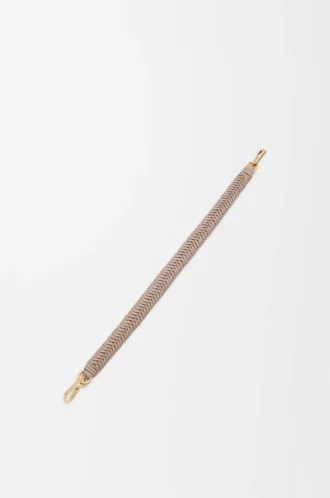 Arrow short strap in classic calfskin Sand