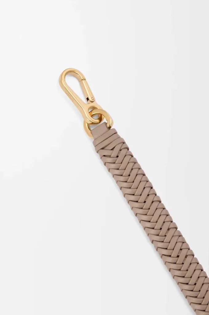 Arrow short strap in classic calfskin Sand Arrow short strap in classic calfskin Sand